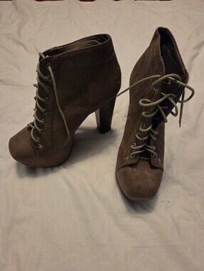 Shi By Journeys High Heel Ankle Boots Faux Suede Size 9.5 Lace-up